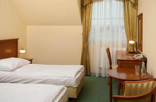 Отель Senator Gran Via Бендземысл Стандартный двухместный номер с 2 отдельными кроватями-4